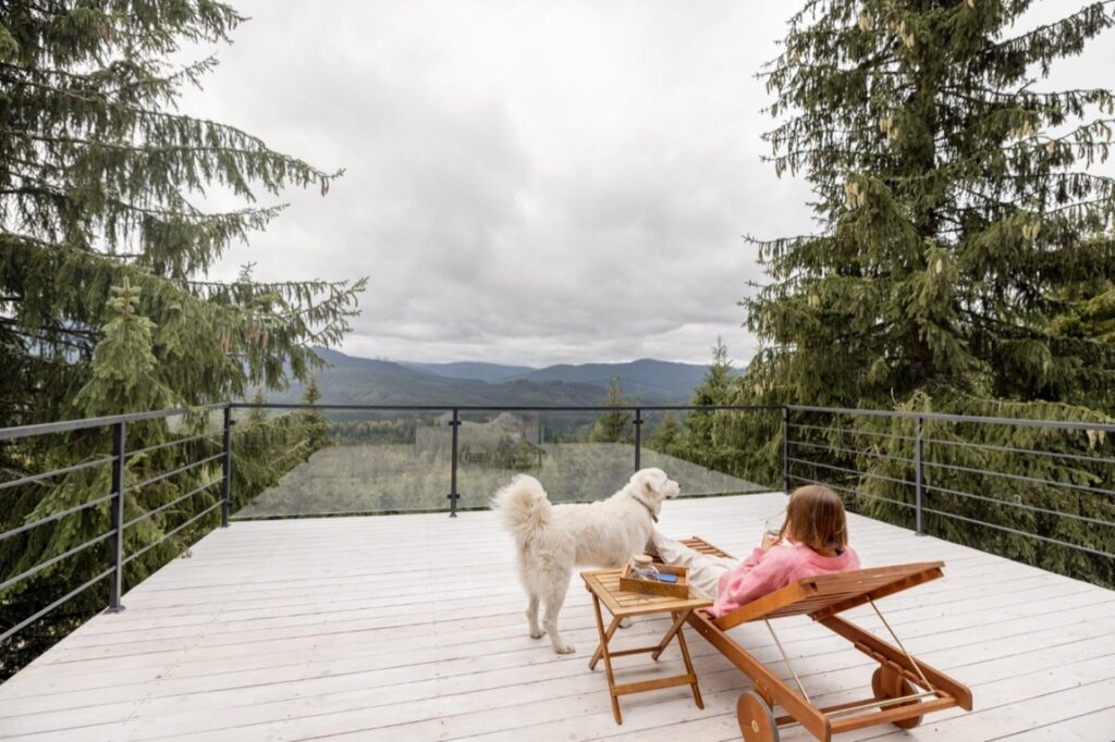 Rynek nieruchomości turystycznych jest dynamicznie rozwijającą się branżą, która przyciąga zarówno dużych inwestorów, jak i mniejszych przedsiębiorców