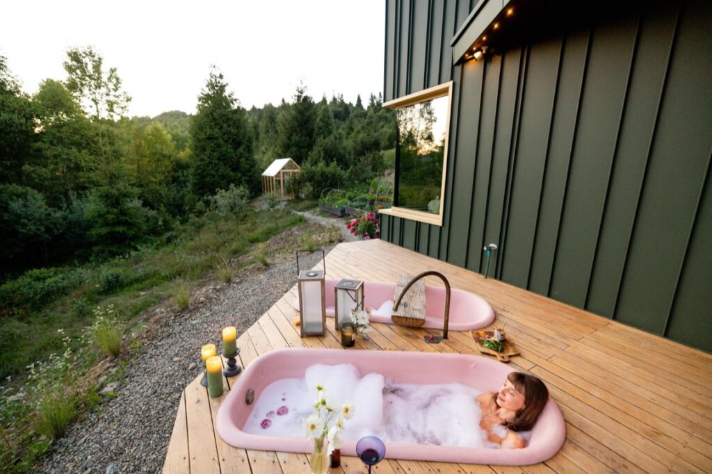 Rynek nieruchomości turystycznych jest dynamicznie rozwijającą się branżą, która przyciąga zarówno dużych inwestorów, jak i mniejszych przedsiębiorców